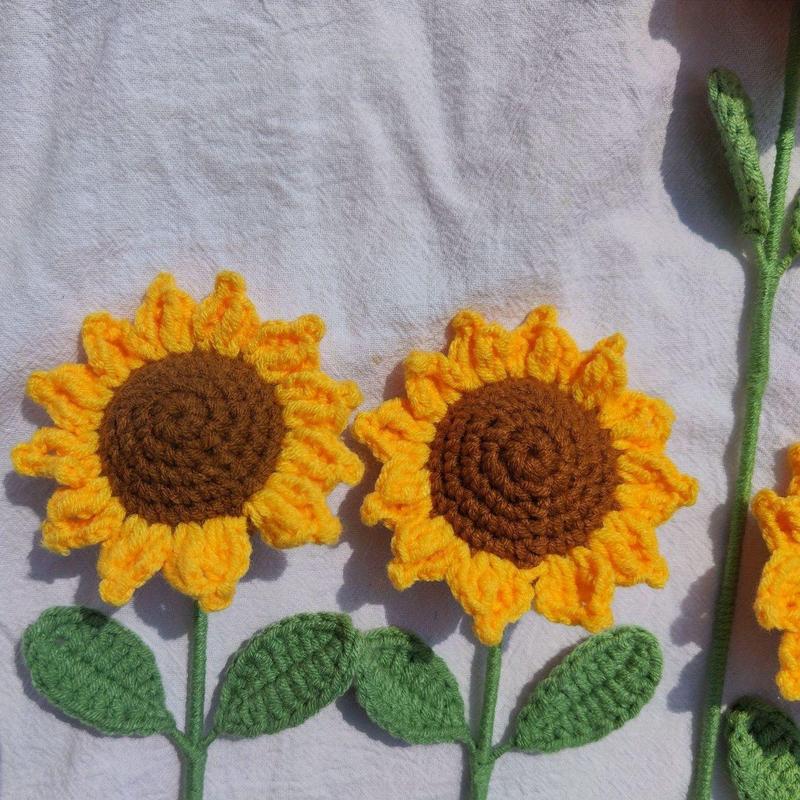 Handmade Knitted Sunflower, 2 5 8 Counts Crochet Sunflower Ornament, Exquisite and Beautiful Crochet Sunflower for Room Furnishings and Birthday Gifts