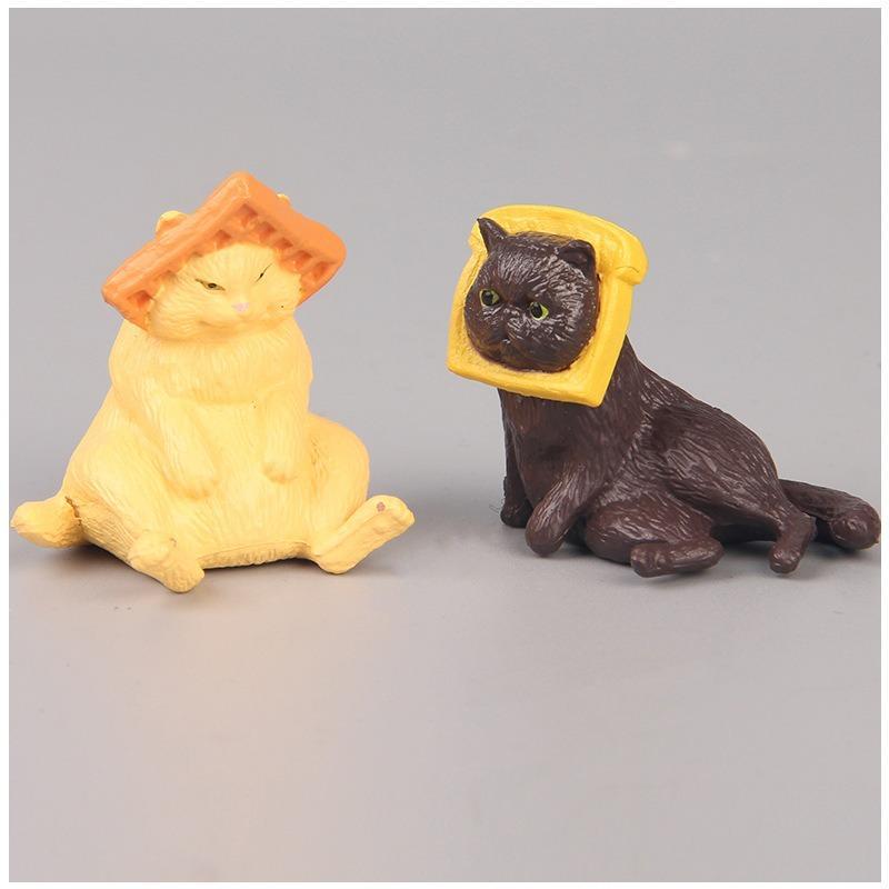 Cartoon Toast Head Cat Design Decoration, 4pcs Cute Cat & Toast Figurine Miniatures Finger Toys for Kids, Desktop Decoration Sculpture Craft, Mini Cat Ornament for Home Office