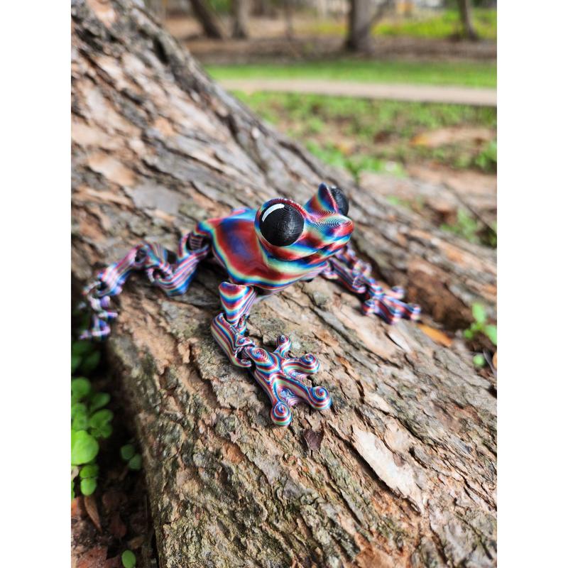 Funky Frogs - Articulated 3D Printed Amphibians With Swirling Colors