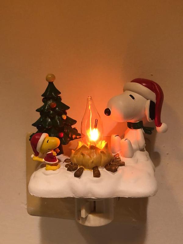 Christmas SNOOPYY Campfire Nightlight: SNOOPYY Night Light Plug into Wall Cute Holiday Design - LED Faux Campfire Lamp Christmas Decoration for Bedroom Living Room Kids Room