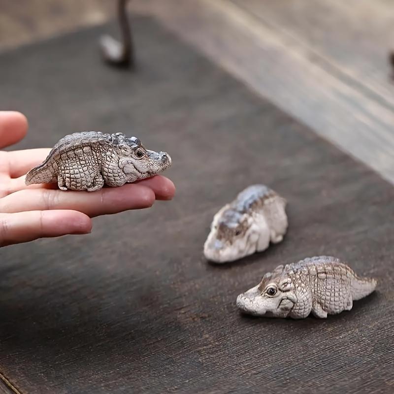 Crocodile Shaped Miniature Landscape Decoration, 1 Count Creative Mini Cute Decorative Crocodile Statue, Desktop Ornament for Home Office Decor