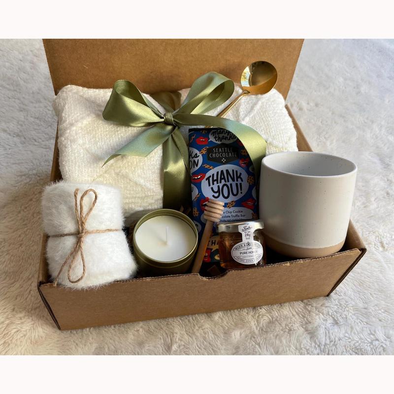 Christmas Gifts Set for Friend, Nice And Warm Care Package for Women, Hygge Gift Basket for Her, Cozy Christmas Gifts for Mother Comfort