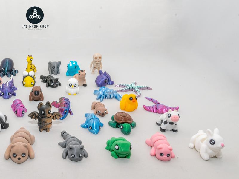 Articualted Tiny Critters - Mini Critters - Mini Animal Figurine - Over 35 Animals - Mini Animal Statue - Articulated Animal Figurine - Articulated Animal Statue Decor Round