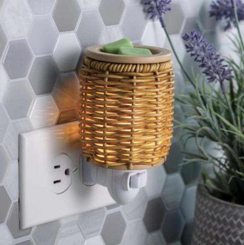 Wicker Lantern Pluggable Warmer